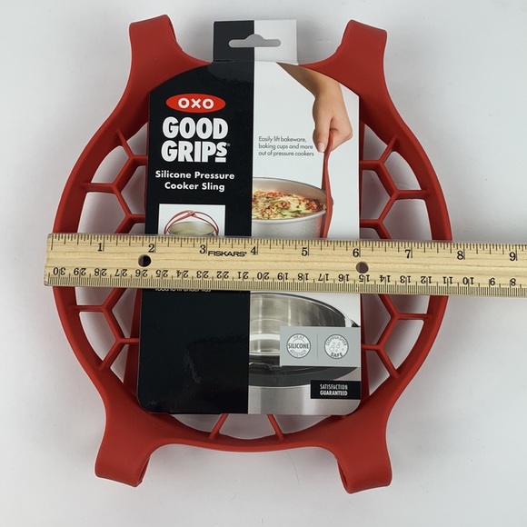 OXO Good Grip silicone pressure cooker sling with interlocking handles - Picture 6 of 8